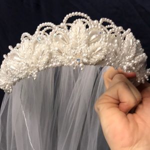 White wedding veil tiara head piece hair clip vail